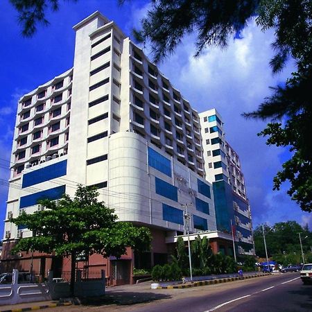 Yuzana Hotel Yangon Dış mekan fotoğraf