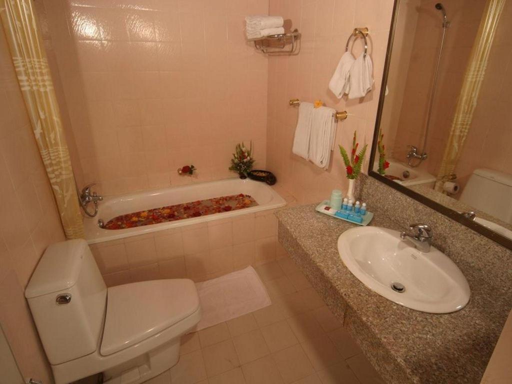 Yuzana Hotel Yangon Dış mekan fotoğraf