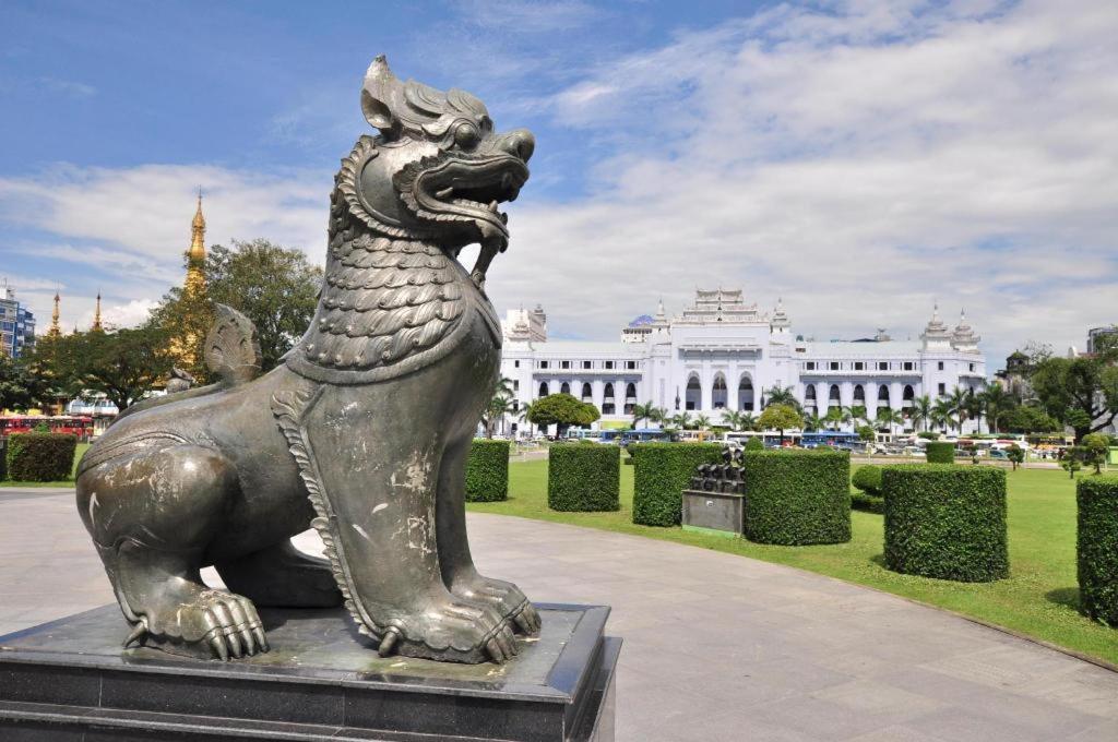 Yuzana Hotel Yangon Dış mekan fotoğraf