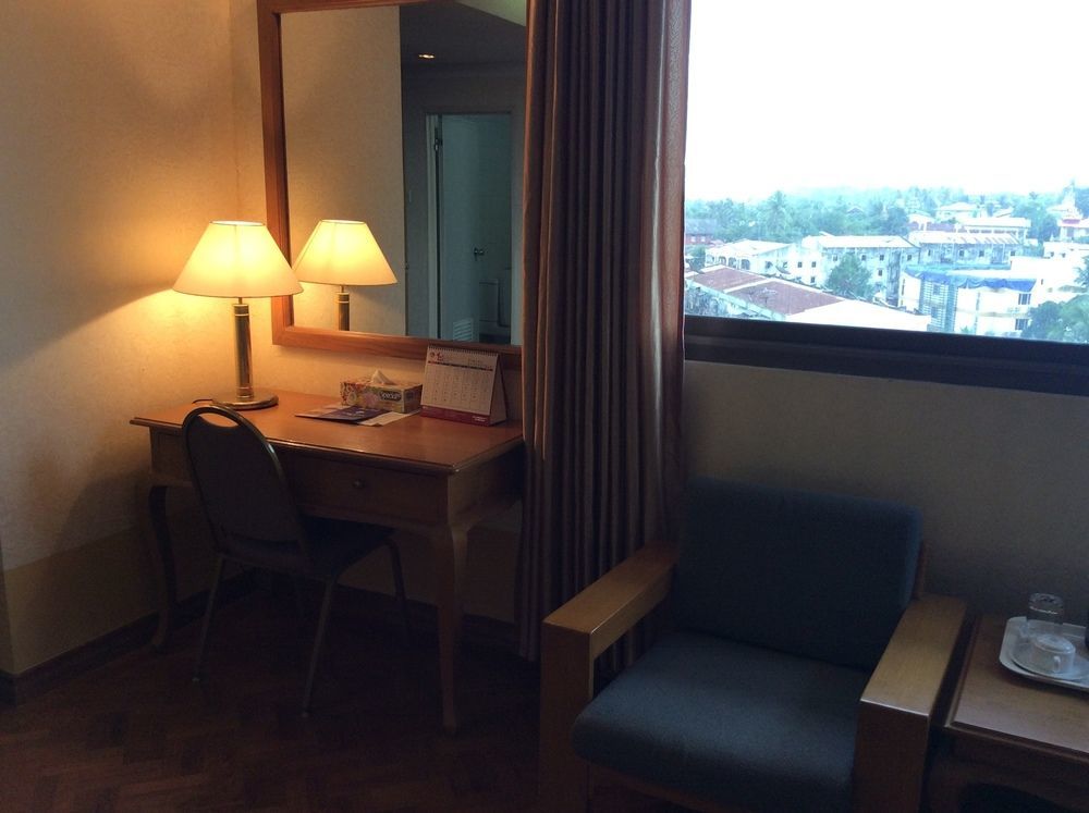 Yuzana Hotel Yangon Dış mekan fotoğraf
